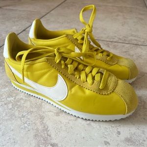Used! (Very rare colorway) nylon Nike cortez size 6.5W